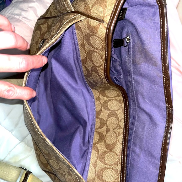 Coach stylish Classic logo Messenger/computer bag. - Picture 2 of 5